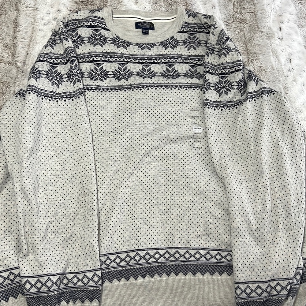 Men’s Retreat lightweight sweater- new